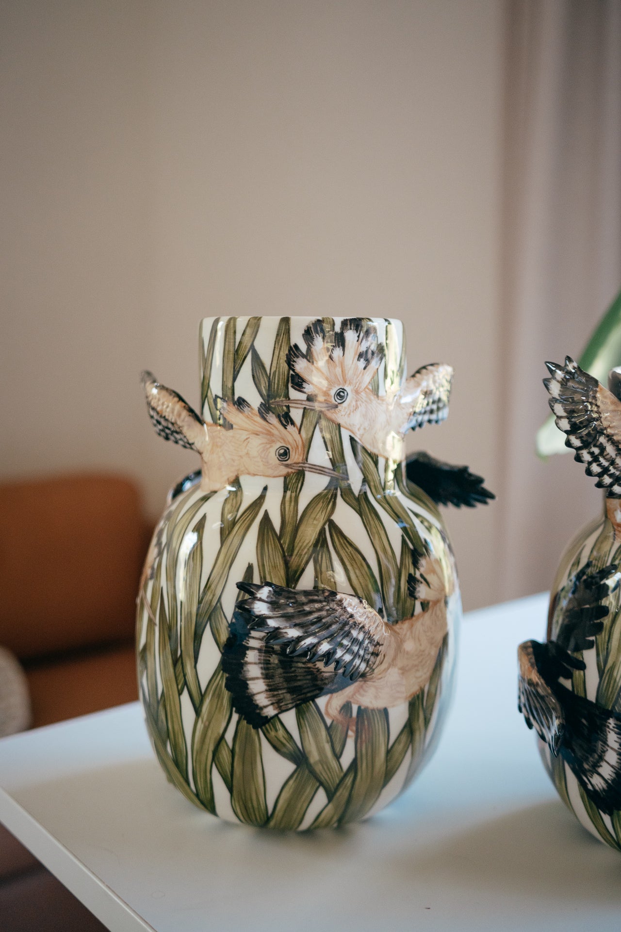 Hoopoe wings | Porcelain vase