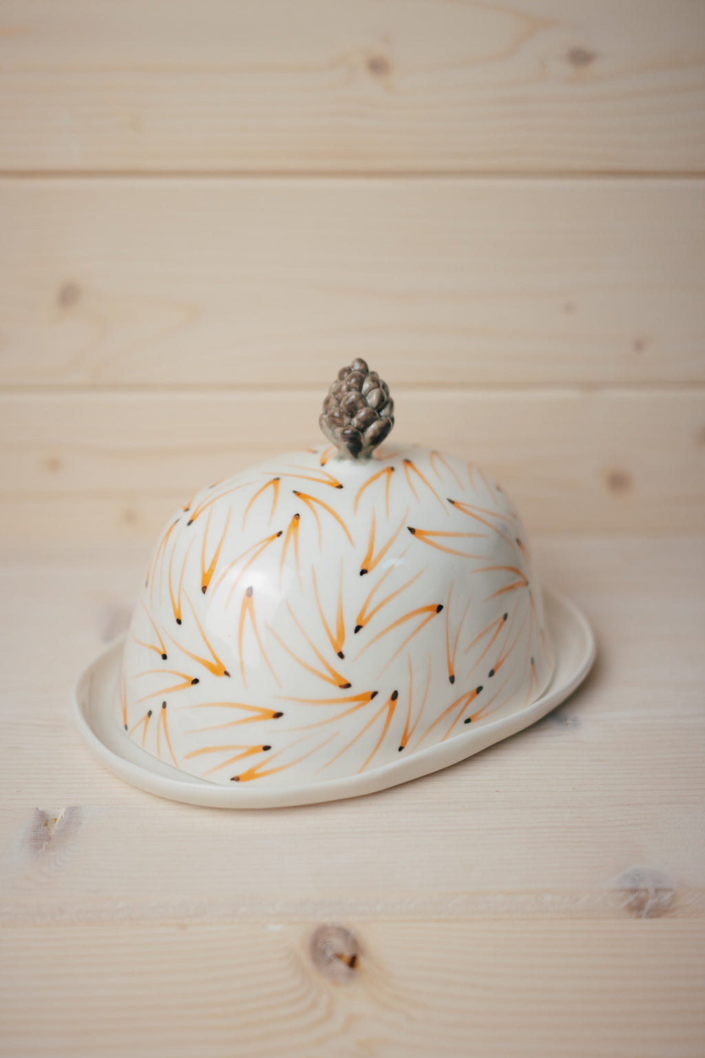 Porcelain butter dish | Pine cone