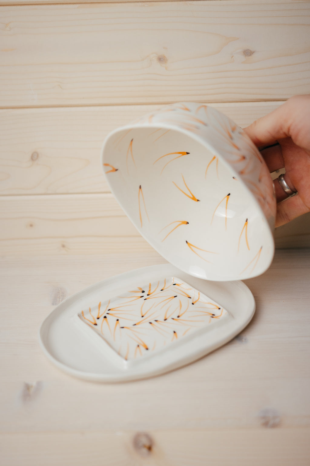 Porcelain butter dish | Pine cone