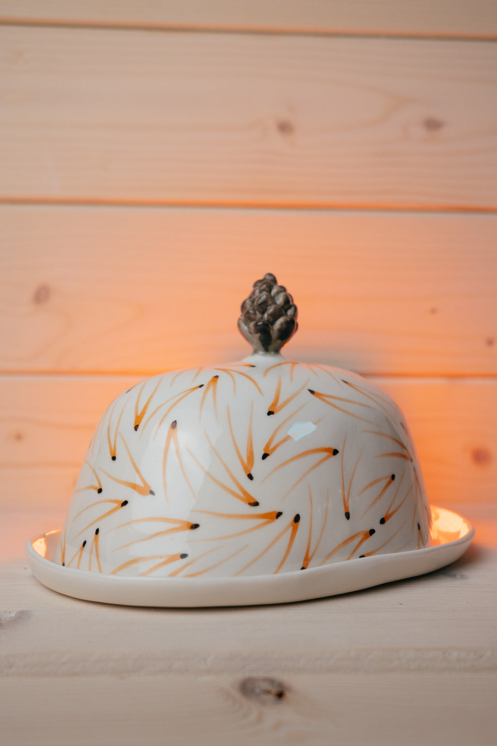 Porcelain butter dish | Pine cone