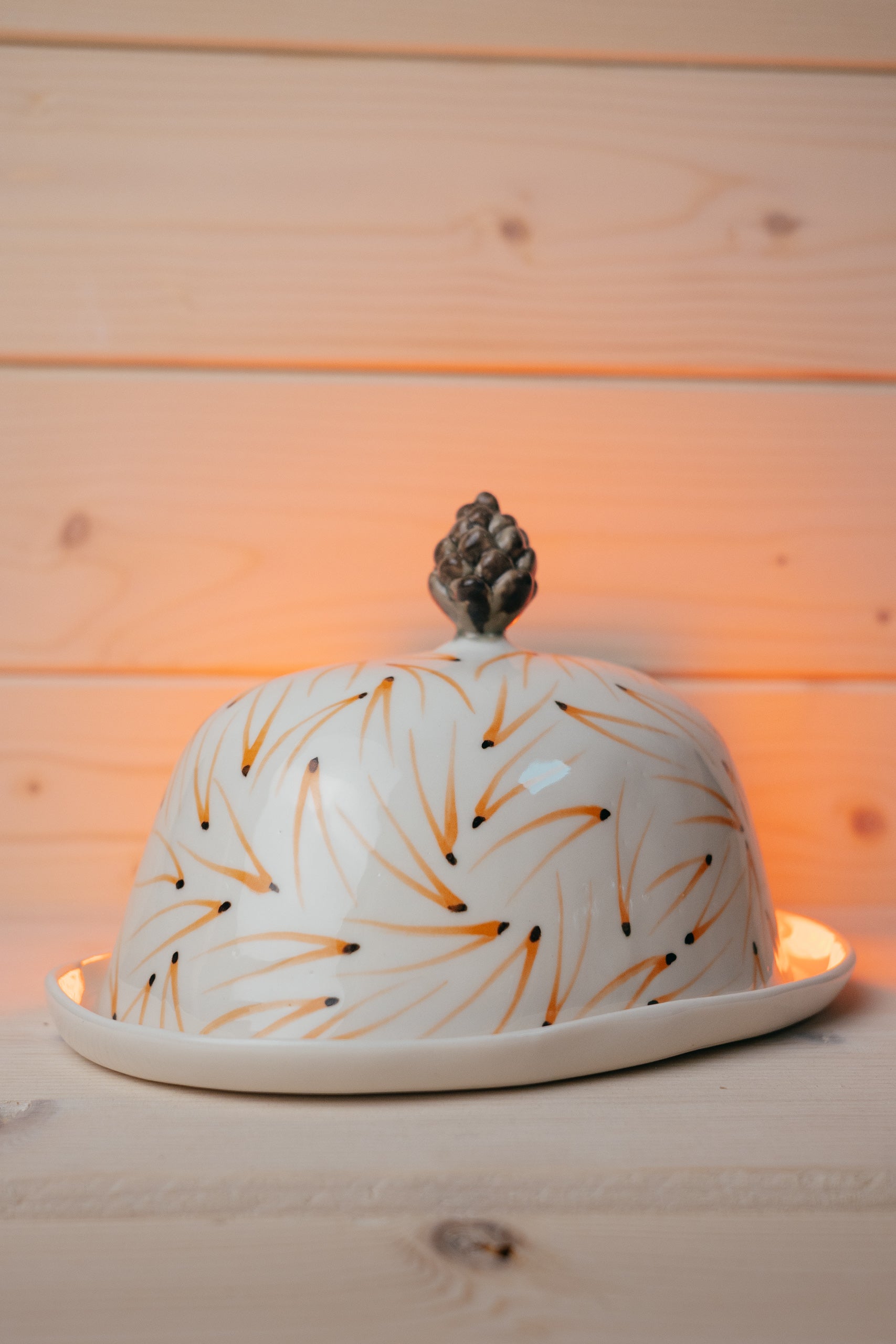 Porcelain butter dish | Pine cone