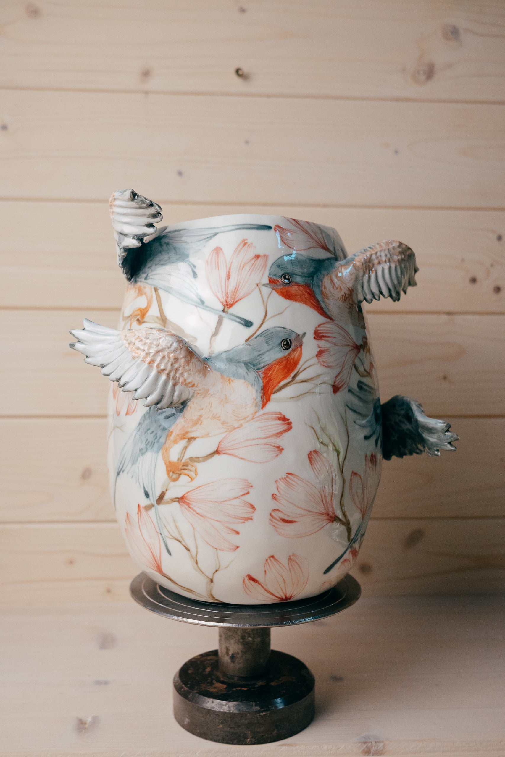 Large porcelain vase | Swallows in magnolias