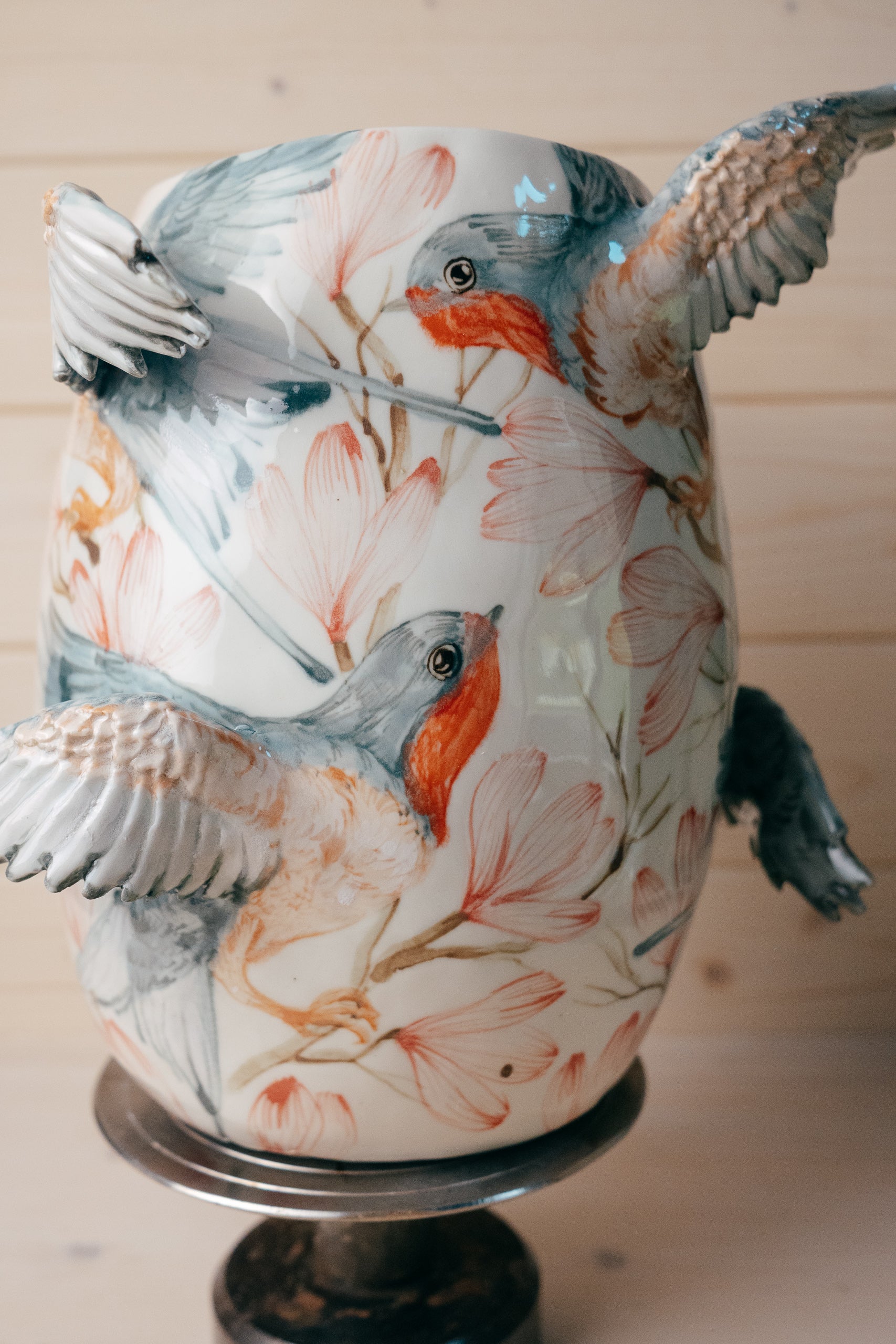Large porcelain vase | Swallows in magnolias