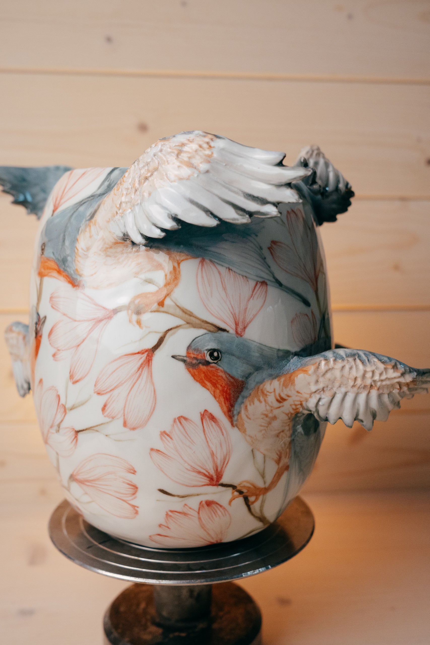 Porcelain vase | Swallows in magnolias