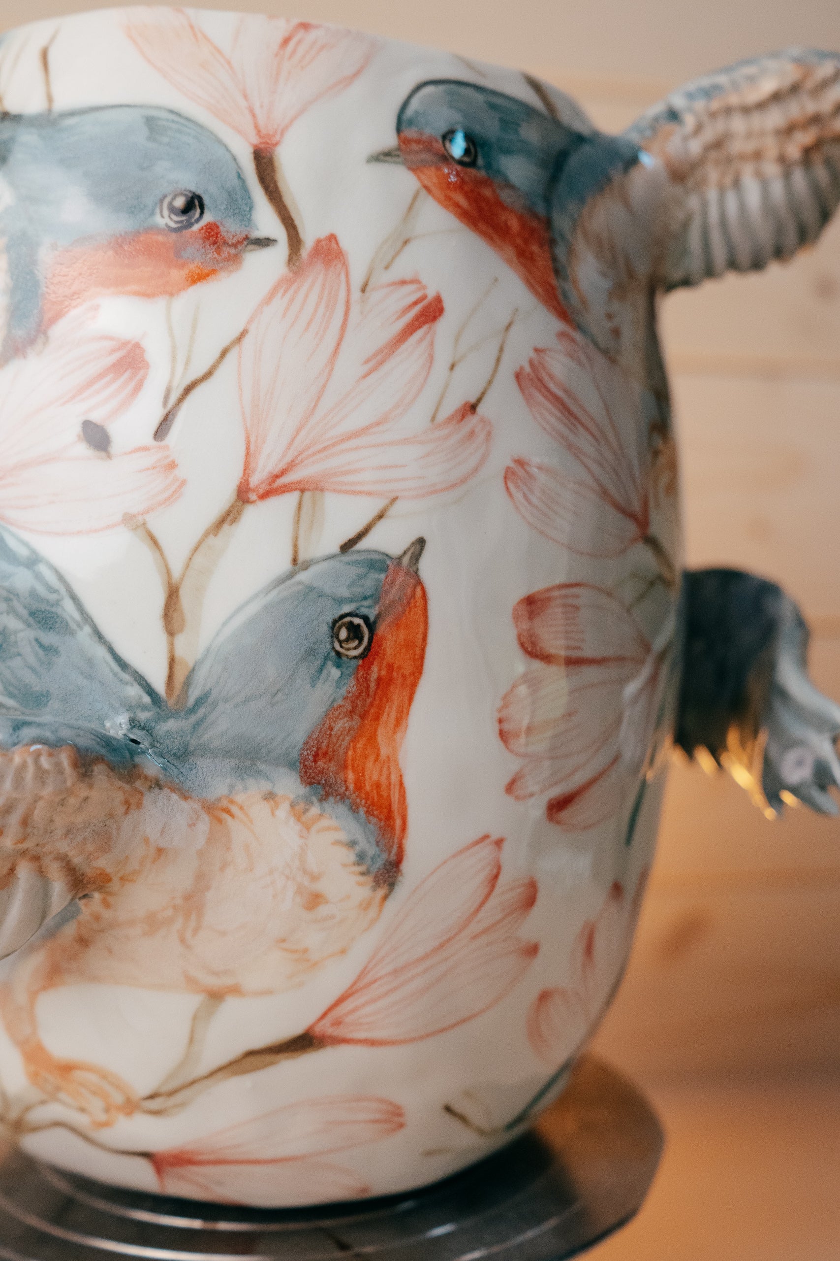 Porcelain vase | Swallows in magnolias