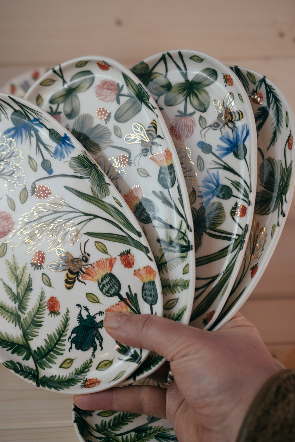 Vasaras pļava | Apgleznots porcelāna šķīvis